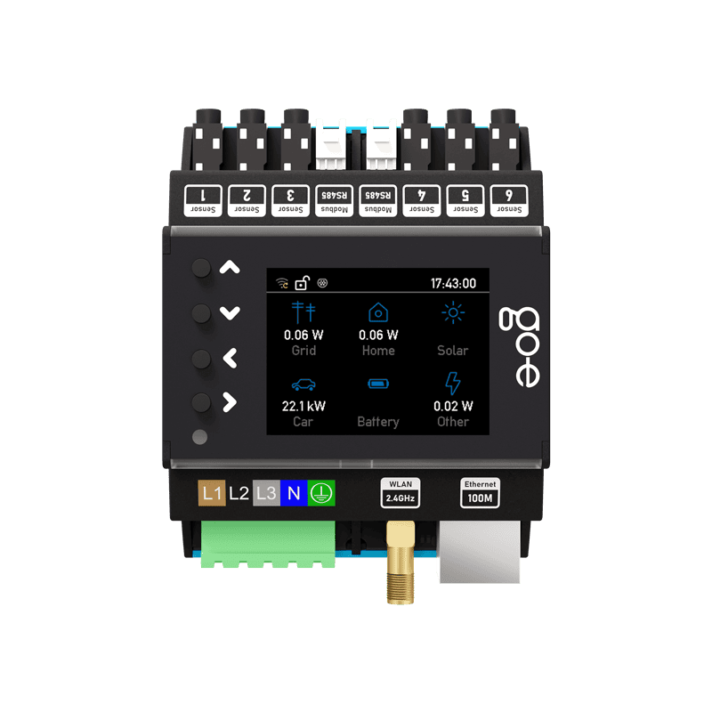 go-e-controller-with-front-display-on Go-e controller inteligens árammegosztó Go-e töltőhöz