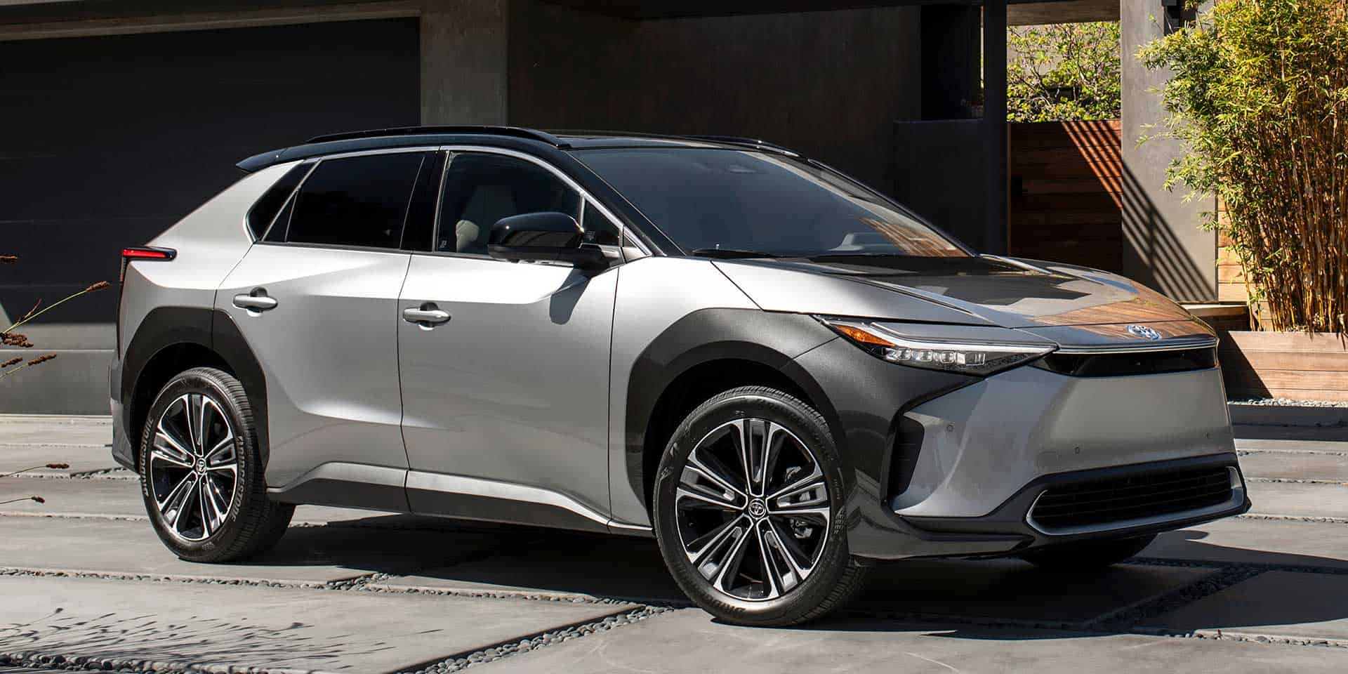 elektromos toyota kombi plug in hybrid,tisztán elektromos,károsanyag kibocsátás,toyota,toyota,első,rav4,motor,zéró,egyszerű,autók,például,