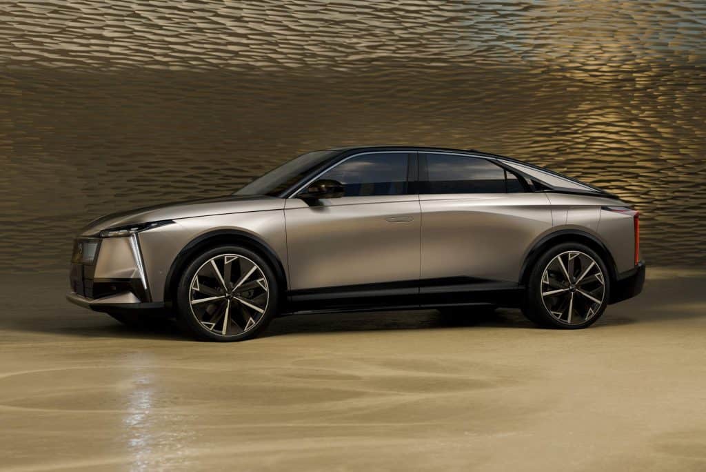 ds n 8, n 8,stla medium,100 km,0,24 es,10 perc,160 kw,elektromos,első,hátsó,hátul,maximális,két,panoráma,