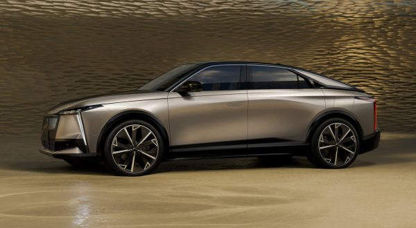 ds n 8, n 8,stla medium,100 km,0,24 es,10 perc,160 kw,elektromos,első,hátsó,hátul,maximális,két,panoráma,